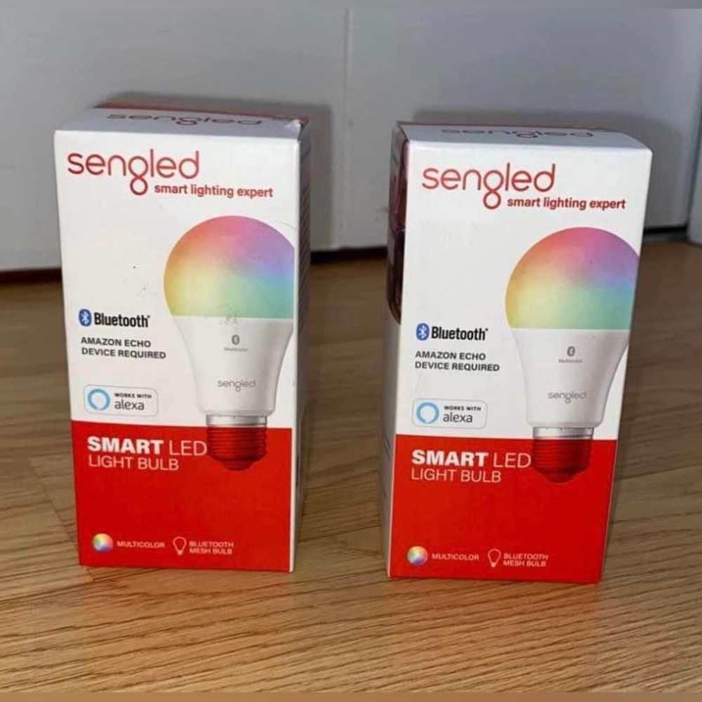 Bundle of 2 smart led light bulbs